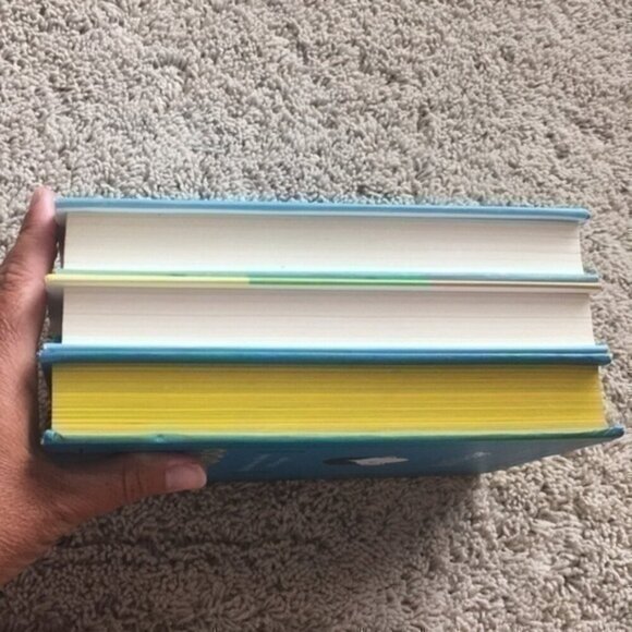 Wonder Hardcover book bundle - Picture 14 of 14